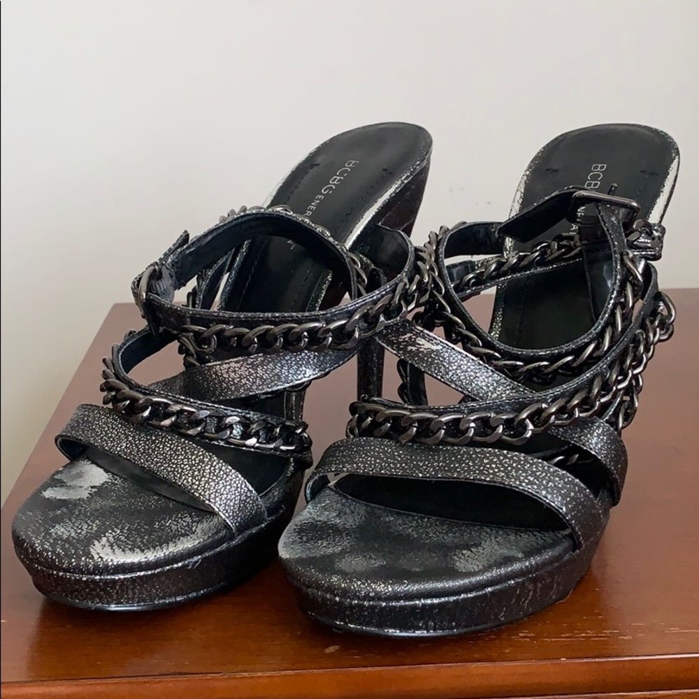 WOMANS HEELS SIZE 9 1/2